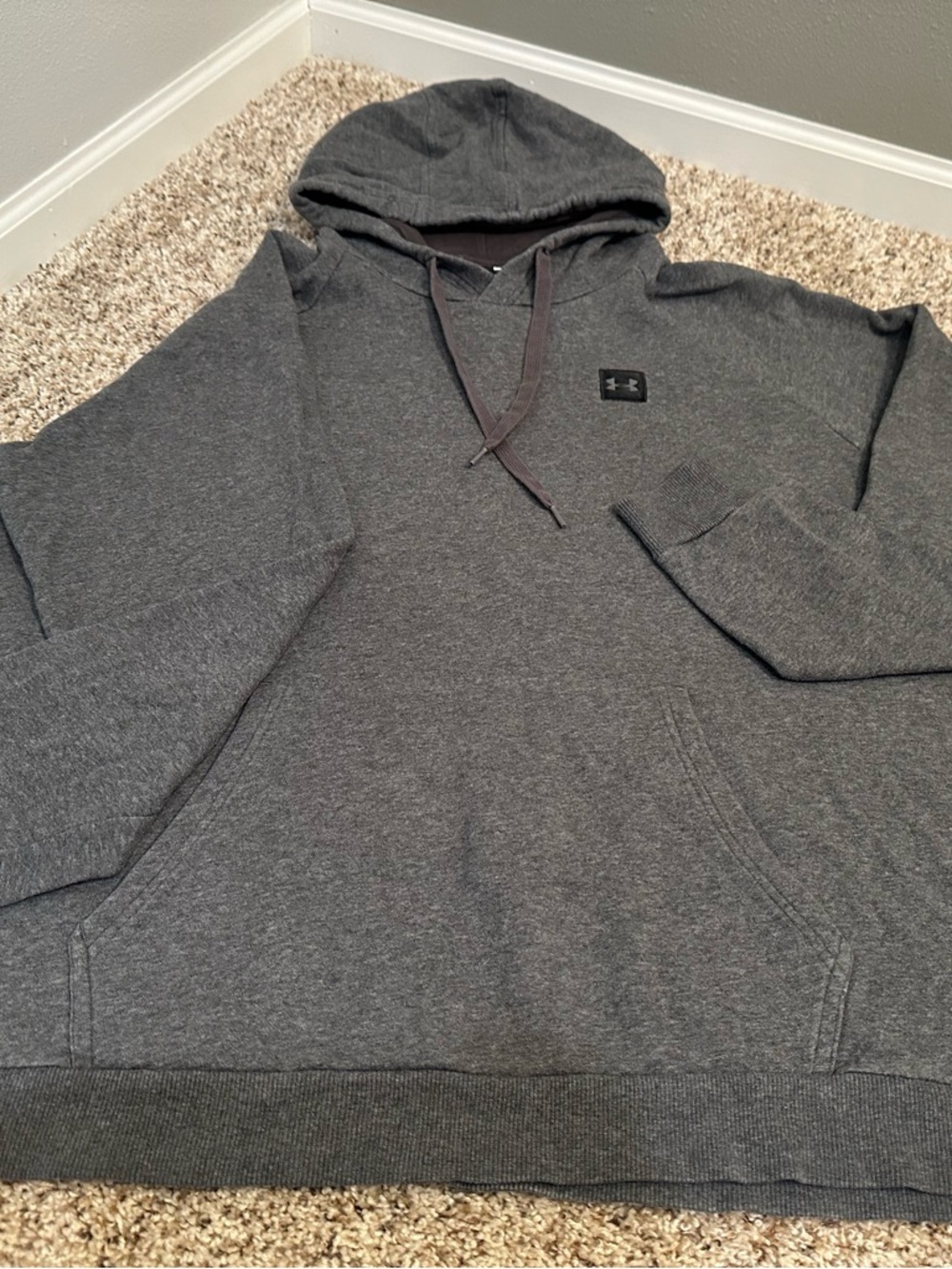 Under Armour Men’s Dark Charcoal Gray Crewneck Hoodie